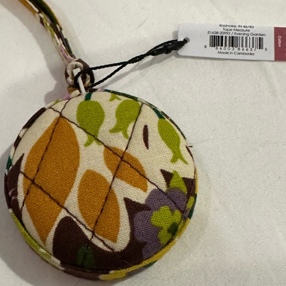 VERA BRADLEY TAPE MEASURER TANGERINE TWIST NWT